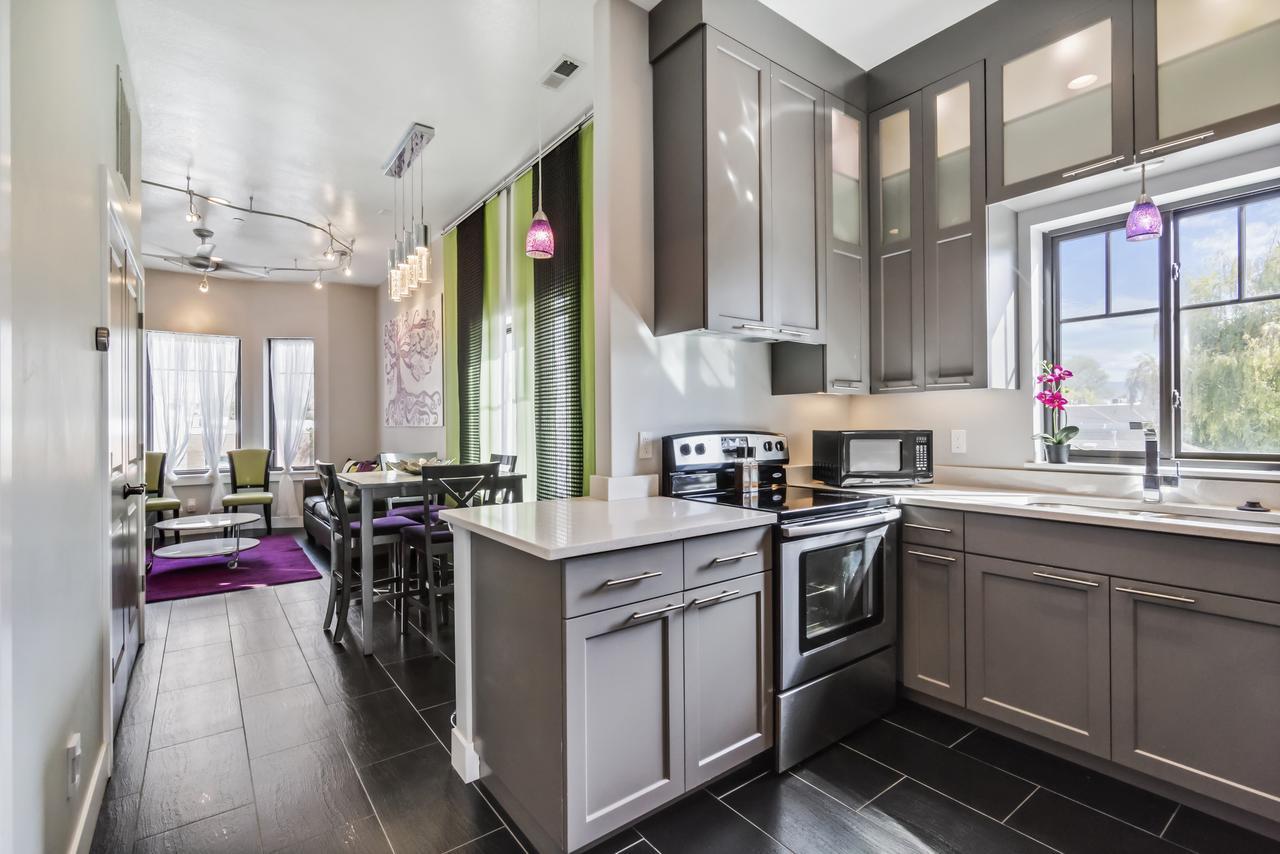 Aspenwood Manor Aparthotel Provo Bagian luar foto