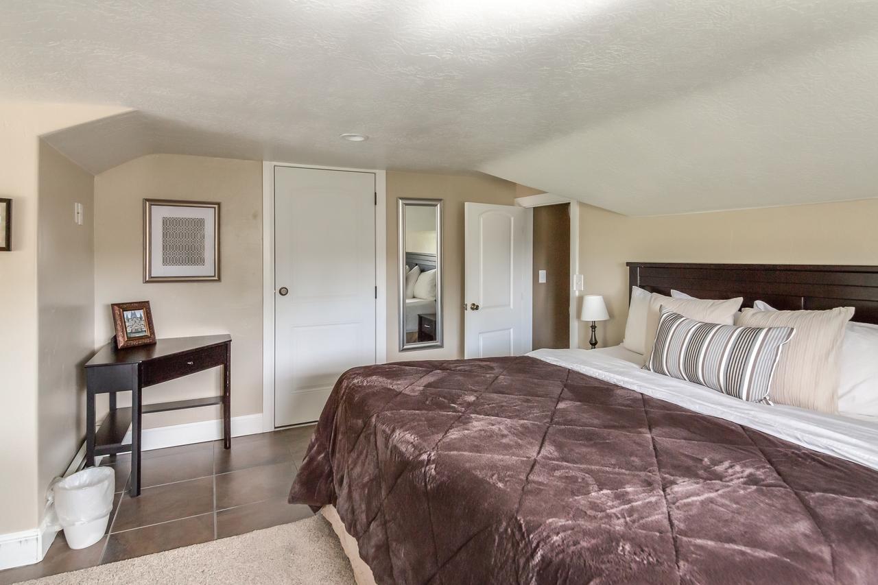 Aspenwood Manor Aparthotel Provo Bagian luar foto