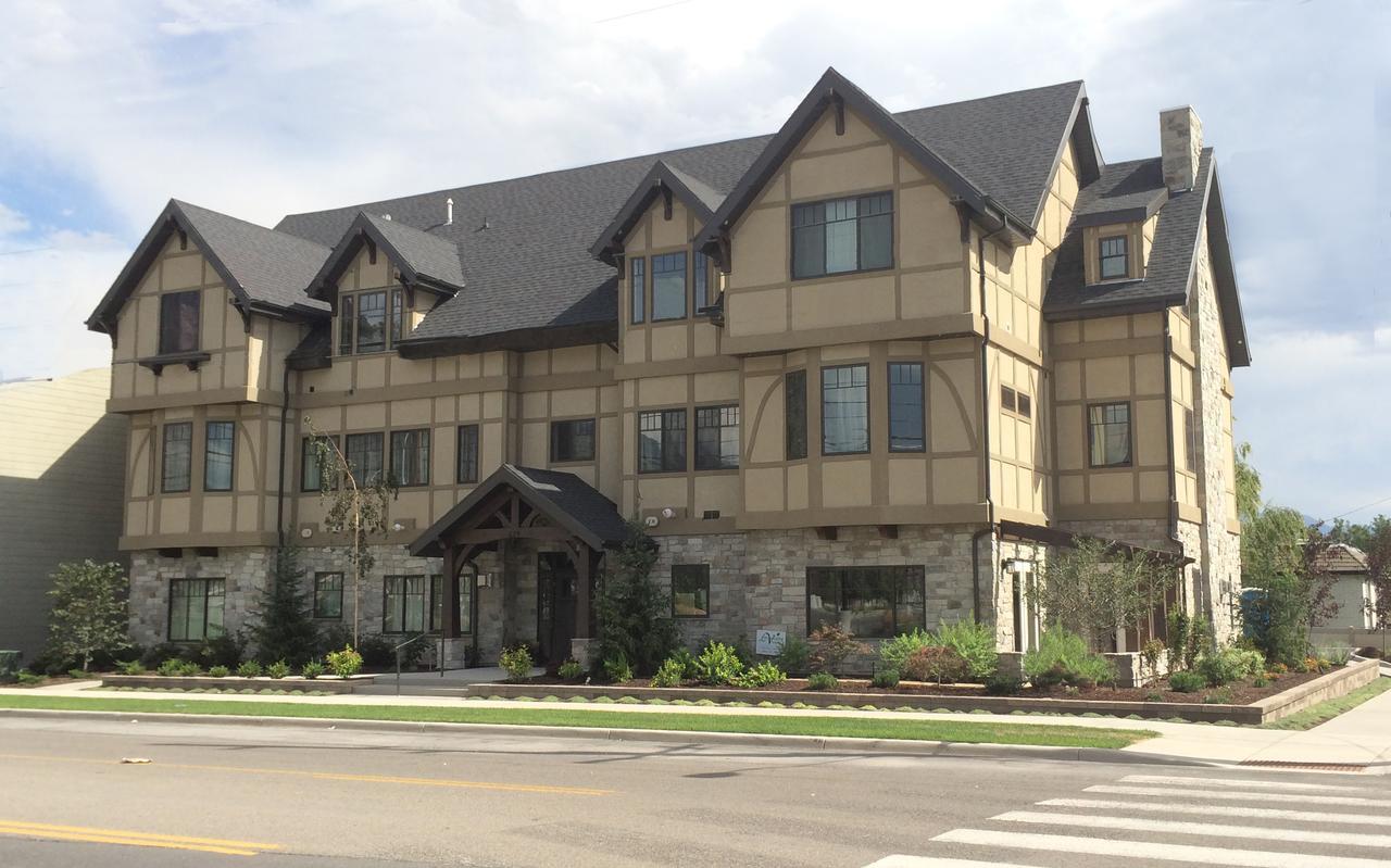 Aspenwood Manor Aparthotel Provo Bagian luar foto