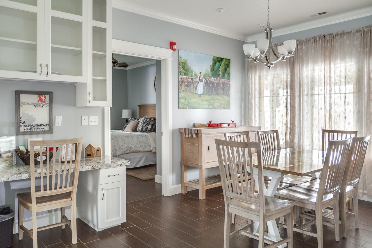 Aspenwood Manor Aparthotel Provo Bagian luar foto