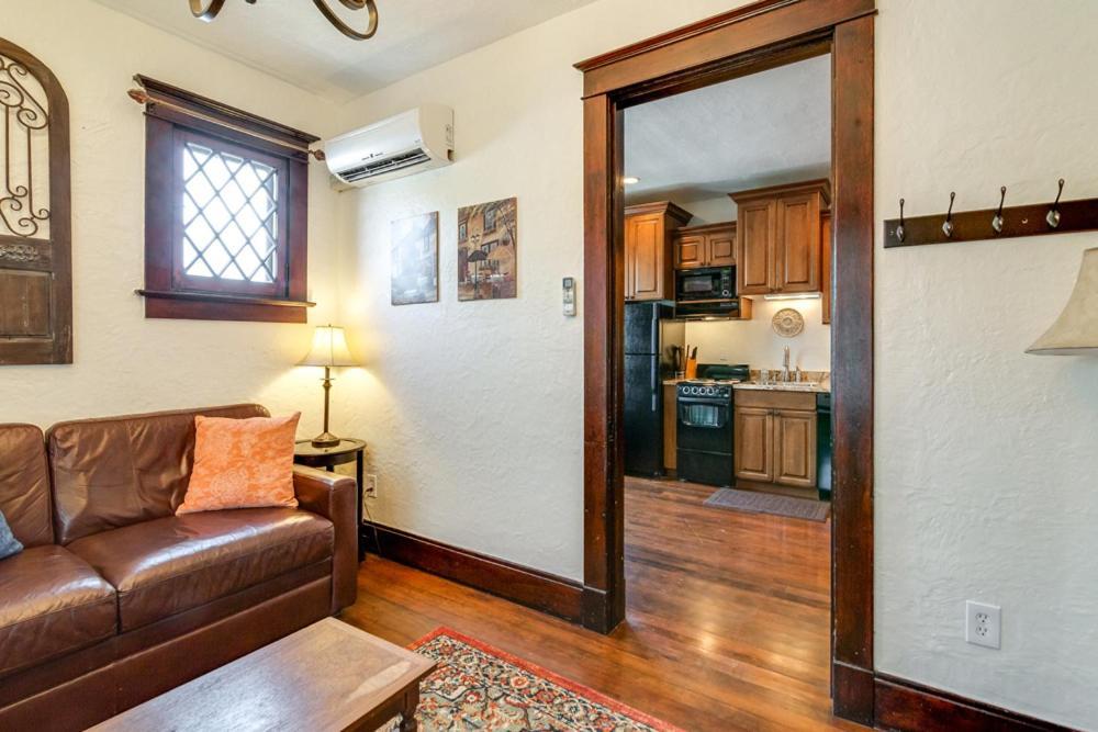 Aspenwood Manor Aparthotel Provo Bagian luar foto
