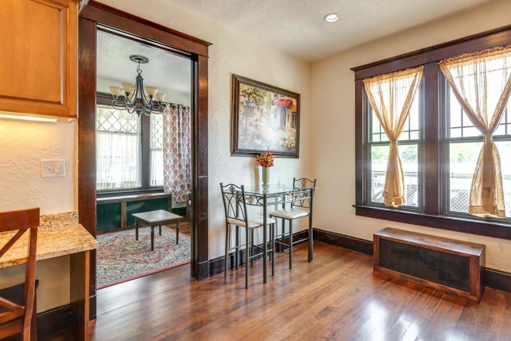 Aspenwood Manor Aparthotel Provo Bagian luar foto